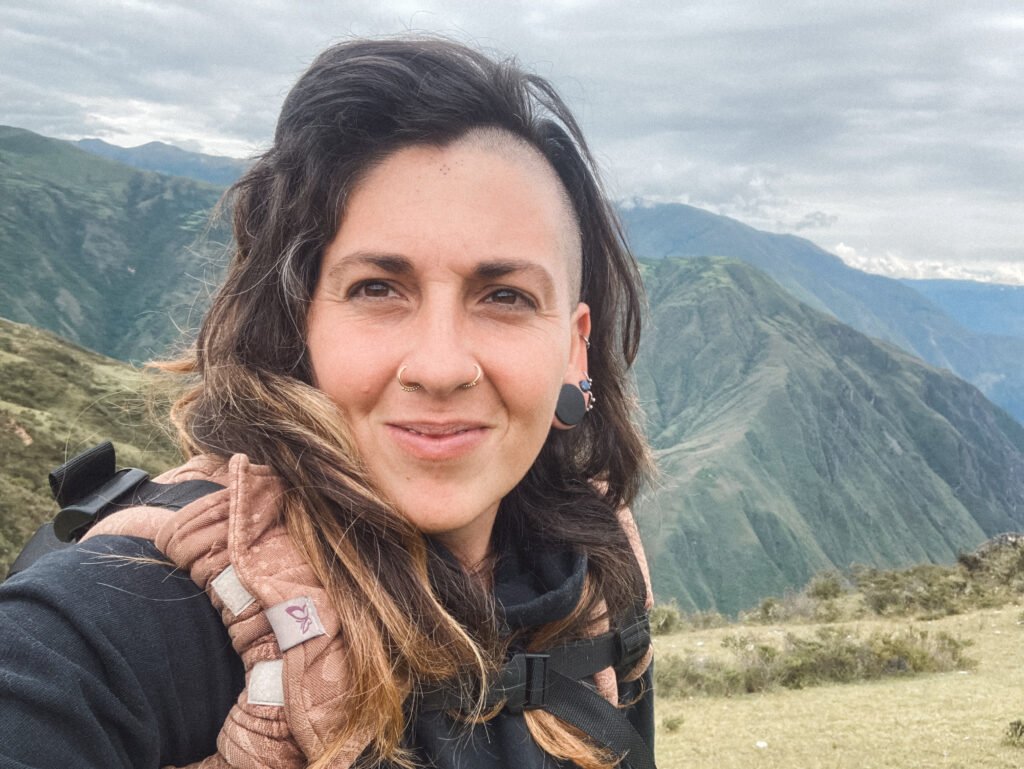Retrat de Deborah Joyce a la muntanya